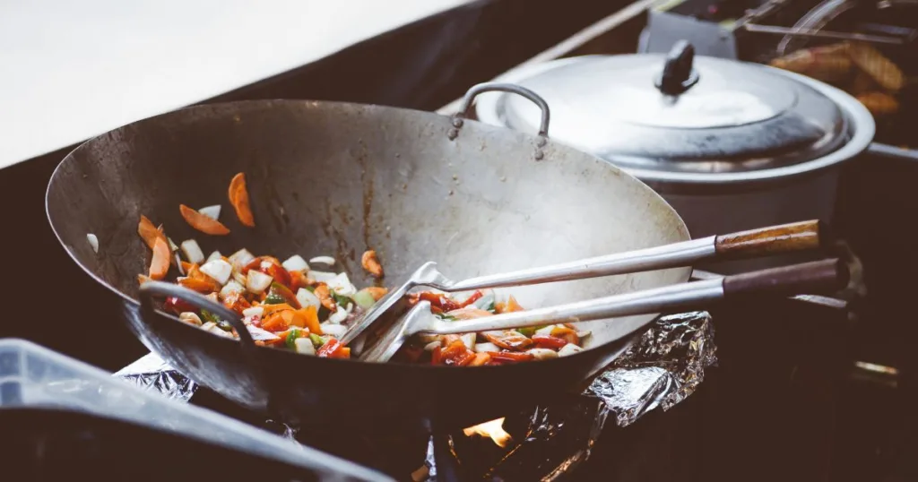 How to cook with a wok on an electric stove