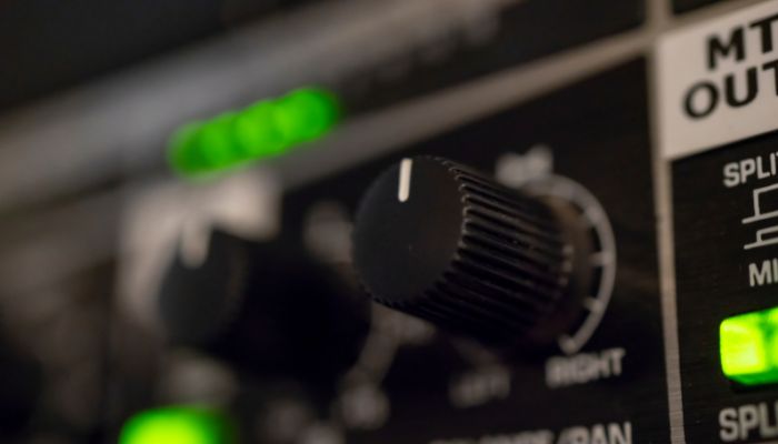 What is Db in Sound